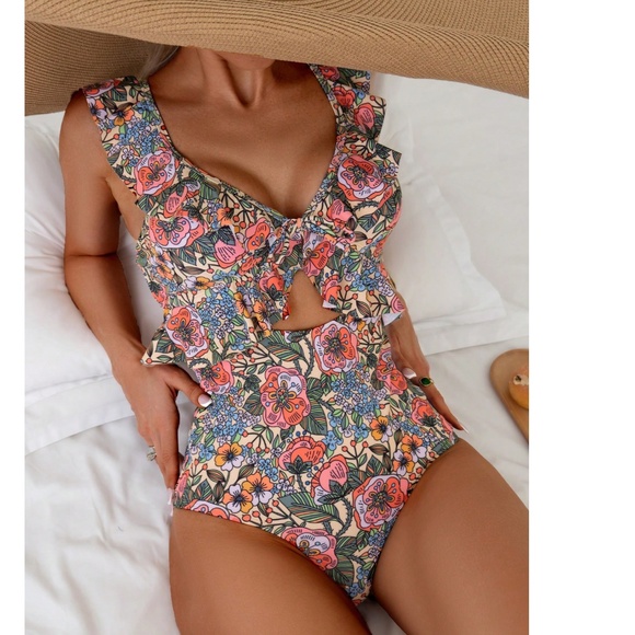 Boho Floral Print Ruffle Detail Cut out Monokini One Piece Swimsuit - Picture 1 of 4